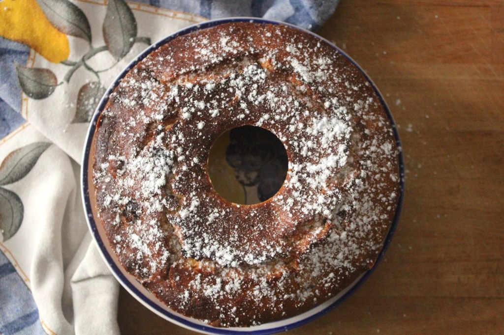 Bolo de Passas | Easy Raisin Cake